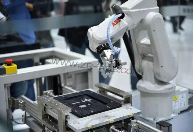 工业机器人四大巨头发那科、库卡、ABB、安川电机的产品和优劣势对比