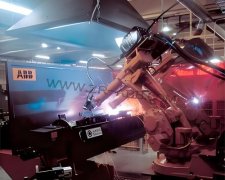 ABB���ӻ����˶����������豸