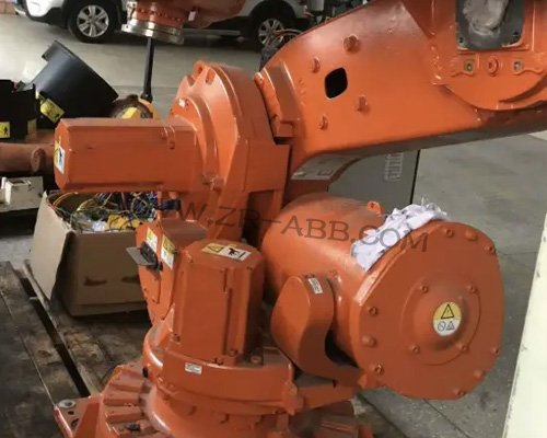 ABB��ҵ������ƽ��׶��ѹ���ά��